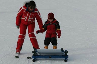  萨瓦省的儿童滑雪